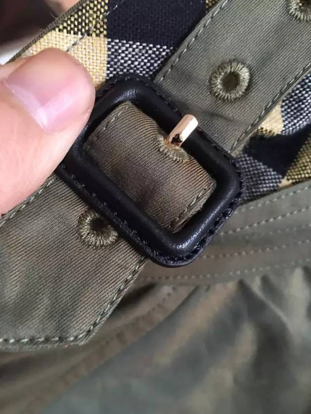 风衣巴宝莉12000,巴宝莉风衣回归现实