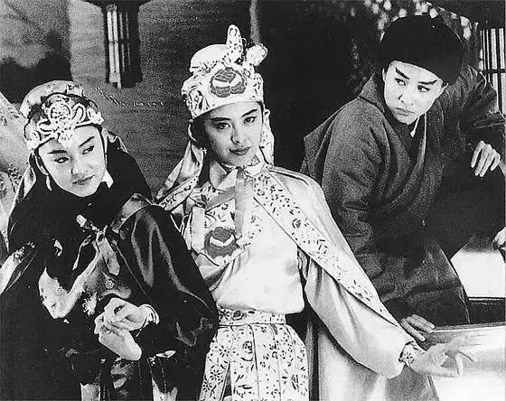 黑精光影｜《东成西就》——浩荡岁月里留下的“含笑半步癫”