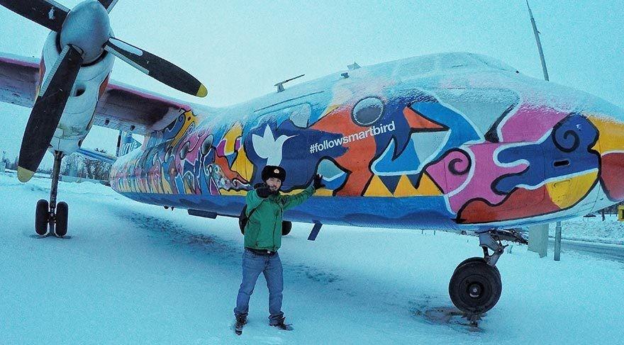 22岁大学生，靠一支画笔就能环游世界，他是怎么做到的？