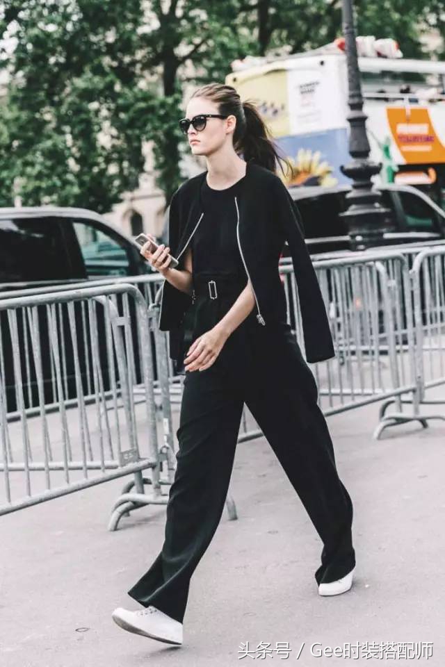 牛仔裤的搭配技巧让你穿出青春感,牛仔裤怎么搭配显得又高又好看