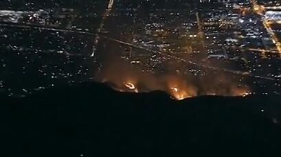 洛杉矶大山着火,加州山火现场曝光烈火冲天如地狱