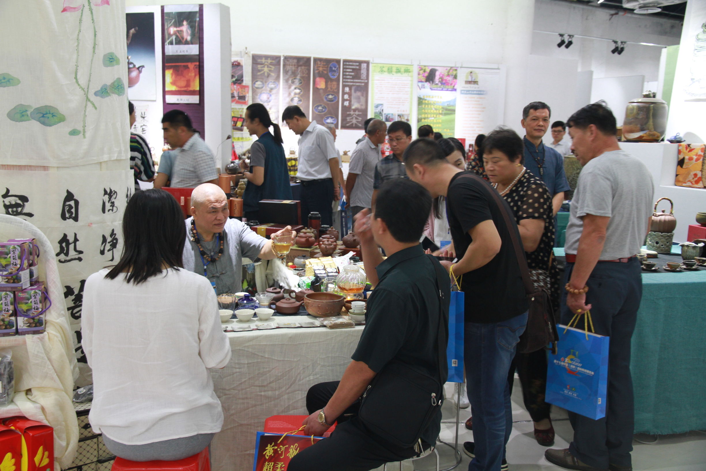 第17届淄博陶博会：海峡两岸（淄博）陶琉文创作品交流展精彩呈现