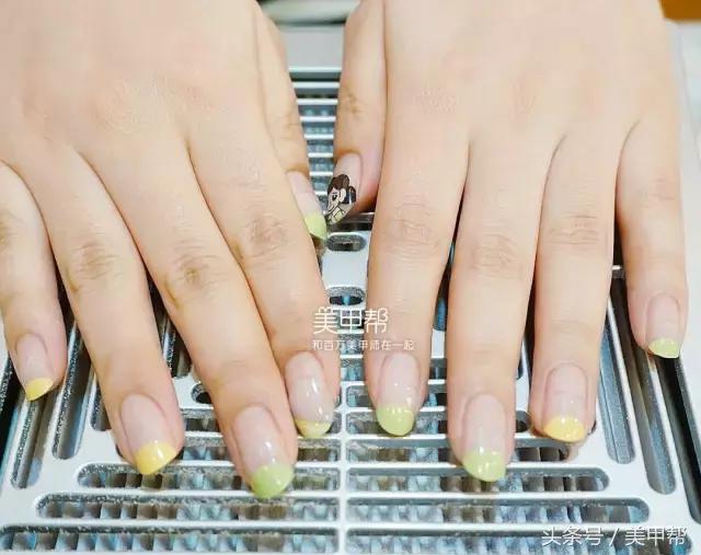 美甲店做的美甲如何自己卸甲,不做美甲可以去美甲店卸甲吗