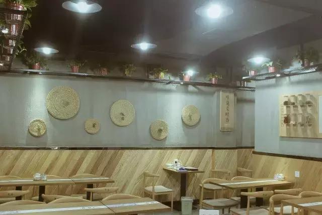 许昌镜湖花园南门自选麻辣烫,许昌四川小馆麻辣烫