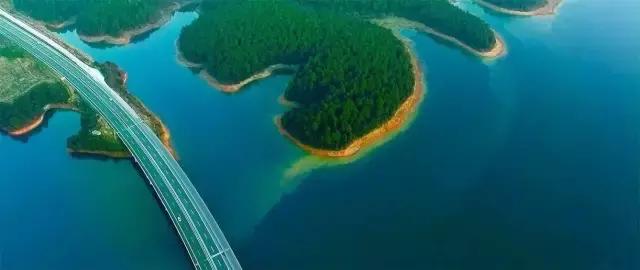 中国最新水上公路视频,中国首条水上公路视频