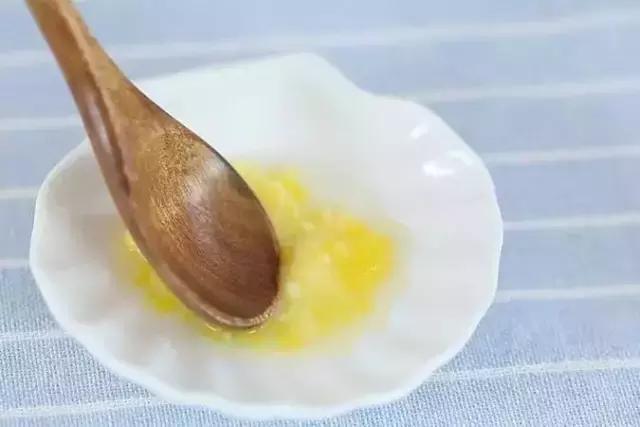 婴儿辅食菠菜米粉糊糊,七个月宝宝辅食米粉加什么补铁