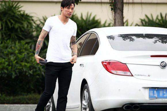 国足球员赵明剑座驾,国足球星座驾