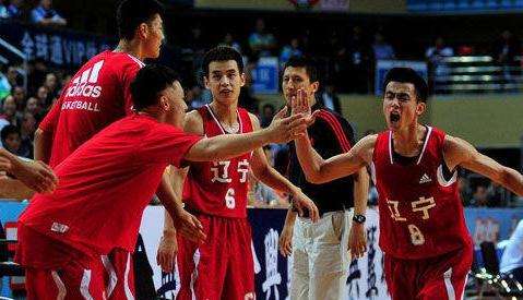 周琦第三场比赛得多少分,周琦砍下22分6篮板全场