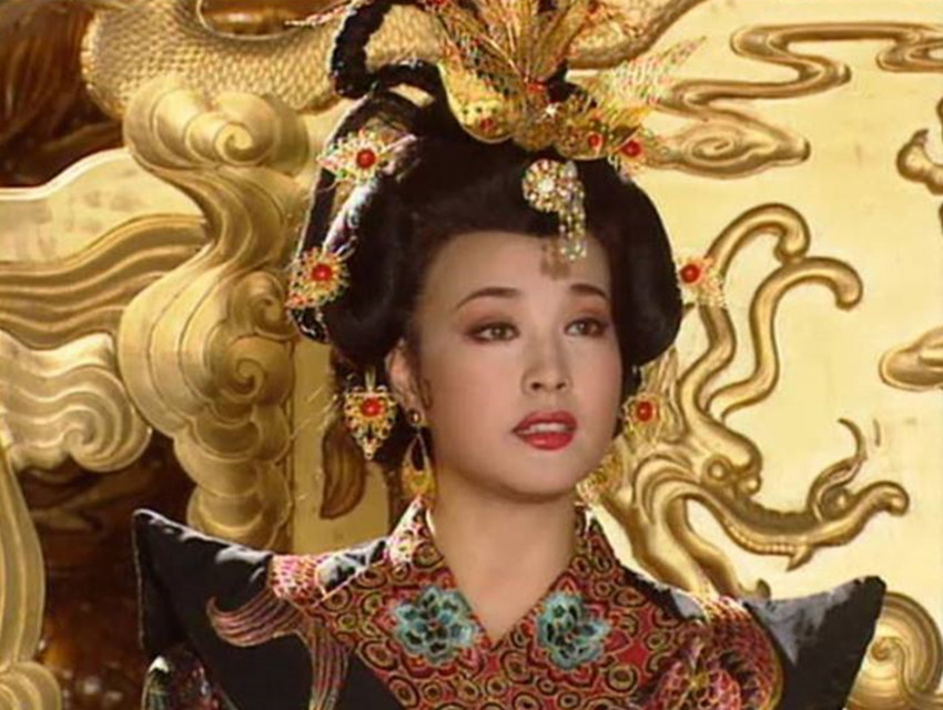 中国历史上跟武则天一样的女性,历史上有比武则天厉害的女人吗