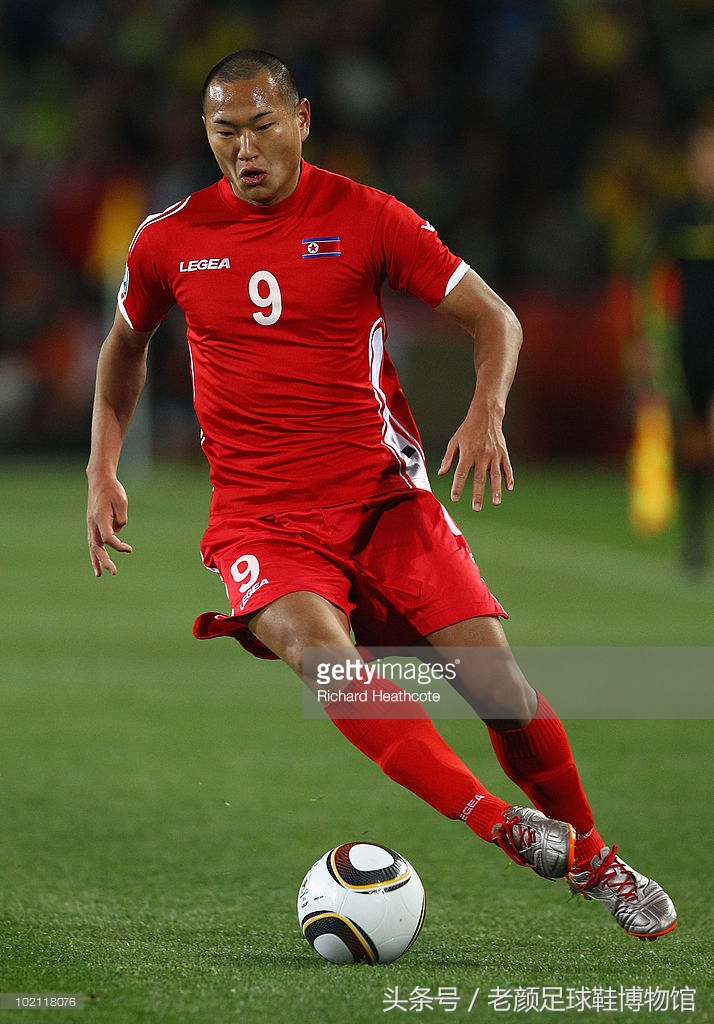 专业的足球鞋有哪几个品牌,曾经的足球鞋知名品牌有哪些