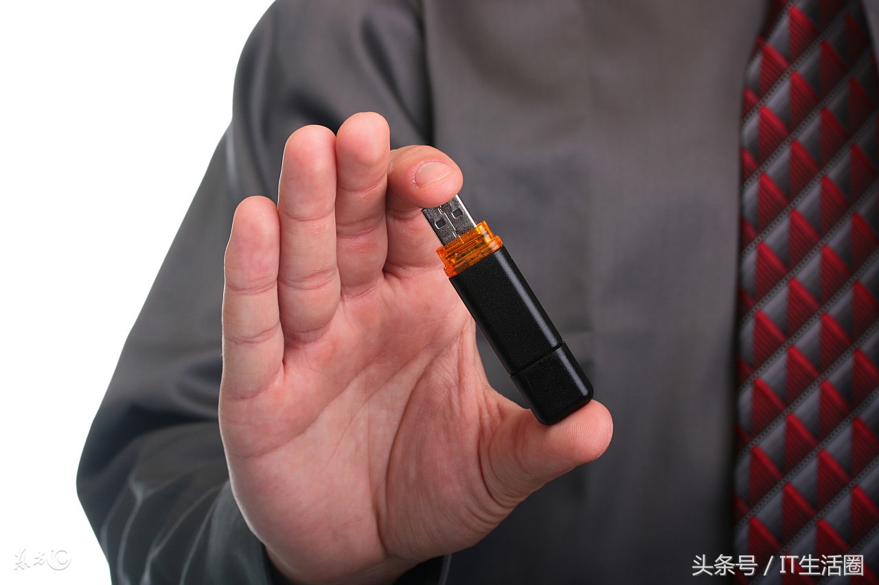 u盘内存芯片工作原理,u盘内部如何存储数据