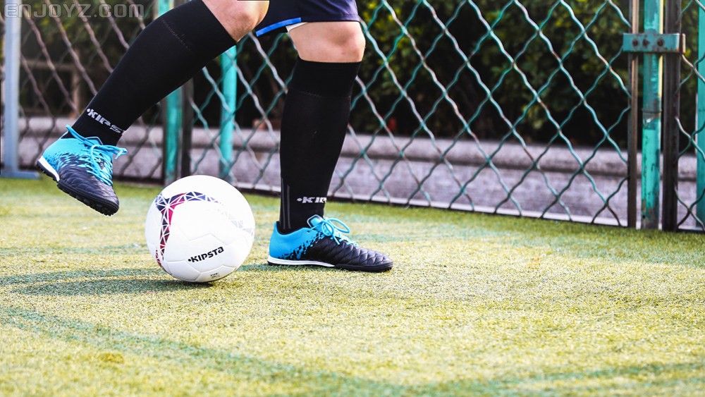 迪卡侬成人足球碎钉球鞋测评实战,迪卡侬agility基础足球鞋怎么样