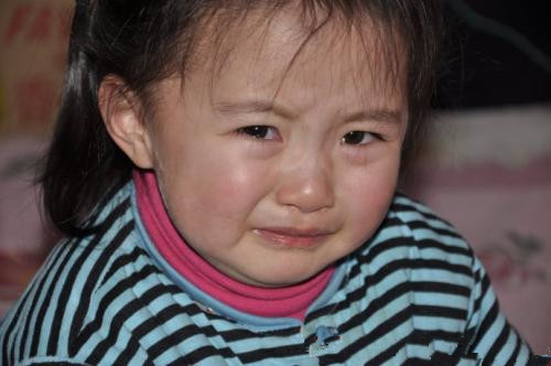 孩子一生气就用力发抖,小孩经常发病抽搐