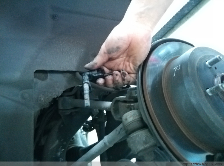 12代皇冠胎压故障灯亮怎么消除,18年丰田皇冠胎压灯怎么消除