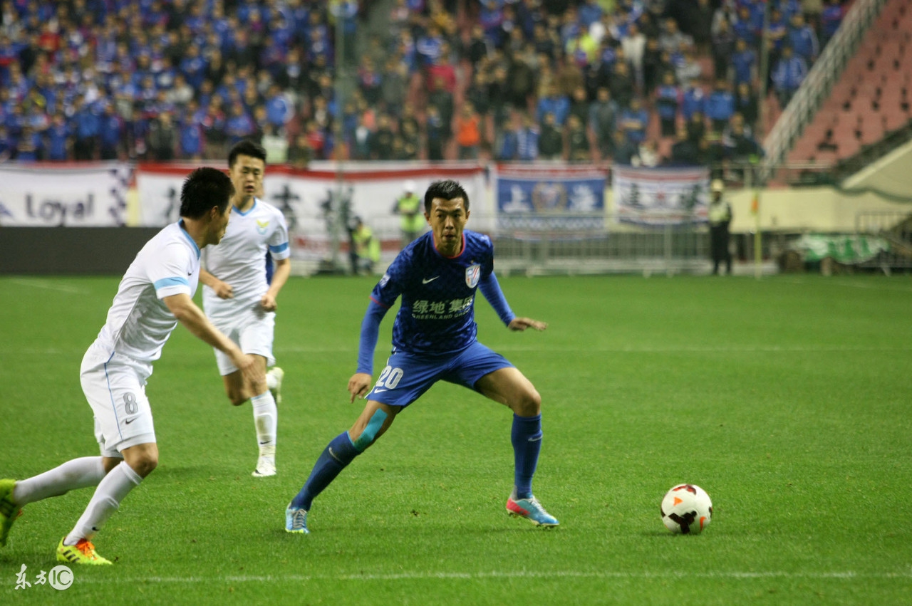 中国足球十佳任意球,中国最强十大足球球员是谁