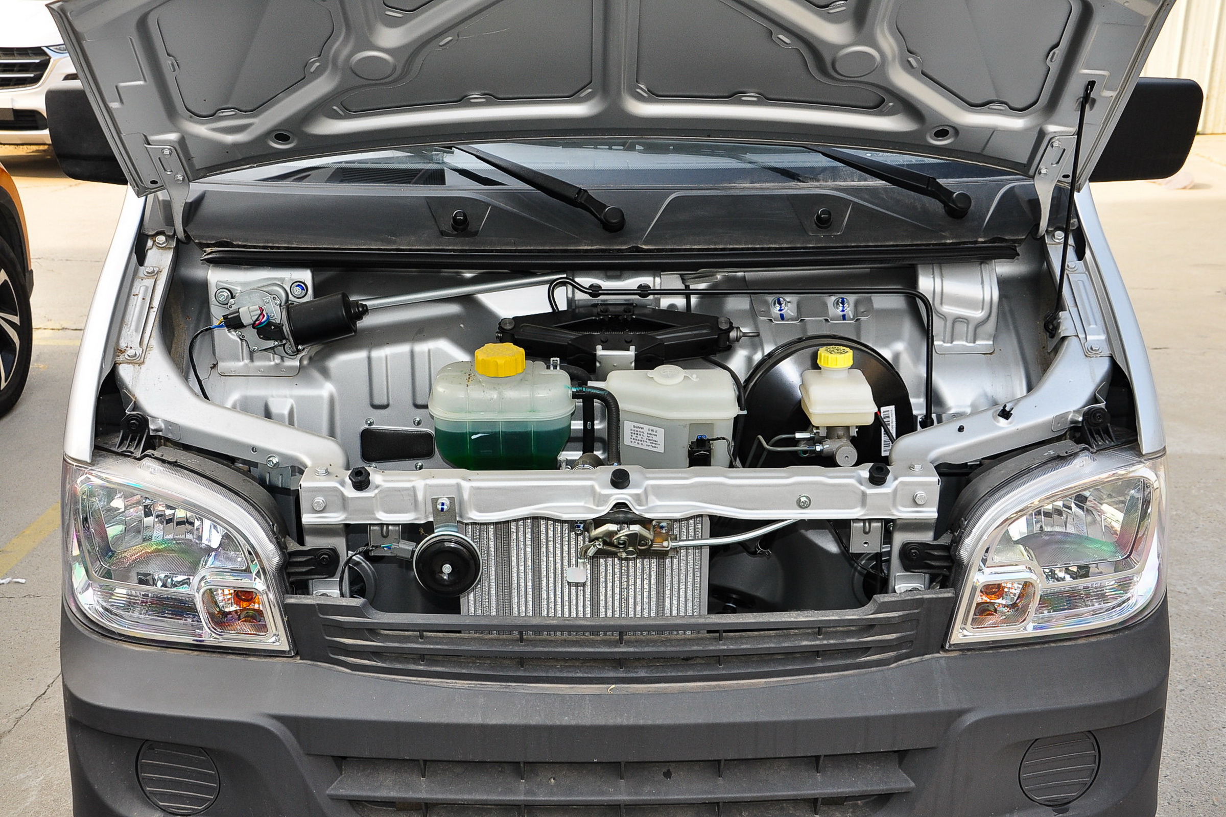 一直很好奇,五菱之光小卡和荣光小卡哪个好