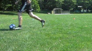 教你快速摆脱停球和转身一气呵成,哈维停球摆脱集锦