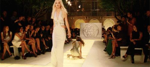 经常崴脚用什么办法可以根治,崴脚怎么康复防止二次崴脚