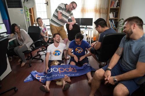 一年代购60万件中国货！美版“中国合伙人”如何将网购做成大生意