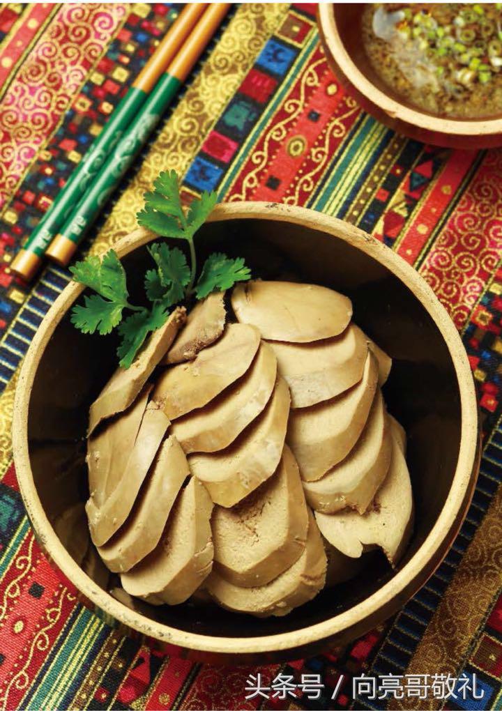 天气转凉晚上喝二两白酒配了这道盐水鸭肝凉菜，味道好极了