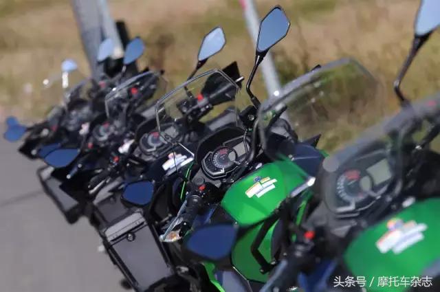 川崎versysx300有几款,川崎versys-x300售价