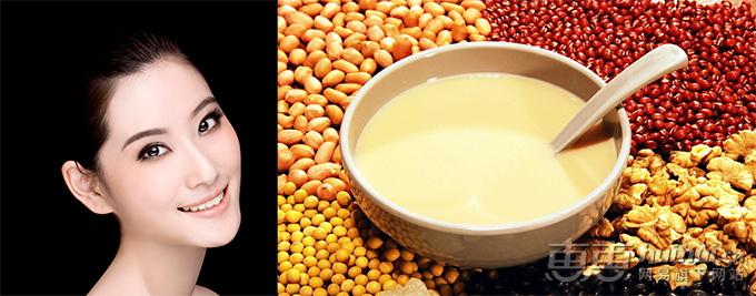 姑娘们都要清醒,男人们喜欢的是你不化妆也似芙蓉的样子!