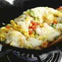 菠萝炒饭做法,美食菠萝炒蛋