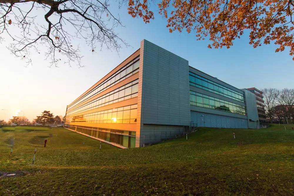 尿不湿是所有父母都该感激的发明，同意的举手