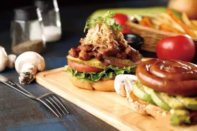 郑州新生美食全攻略!来这20家店,吃遍5个区、5大美食广场