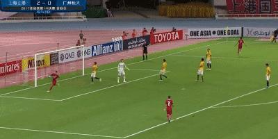 “跨国恋”，挤地铁，没事搞搞副业的武磊，这次人设“崩了”