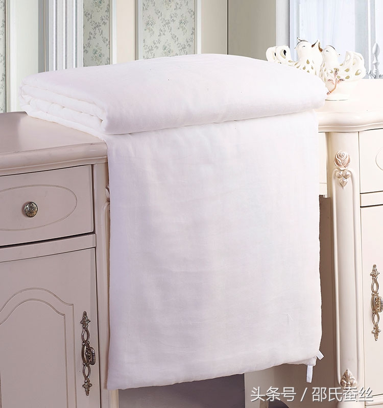 蚕丝被黄点怎么洗才能洗掉,蚕丝被的被套上有黄点怎么办