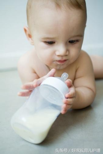 宝宝最近不喝奶是怎么回事,9个月宝宝突然不喝奶了怎么解决