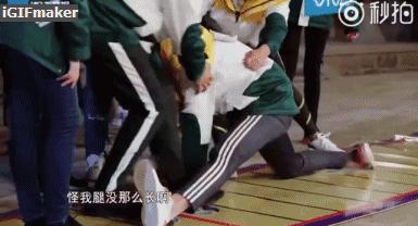 各路男星一字马大比拼，杨洋帅气，鹿晗呆萌，李易峰来搞笑的吗？