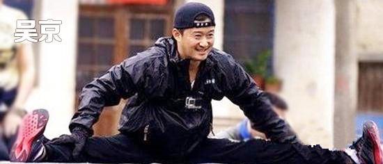 各路男星一字马大比拼，杨洋帅气，鹿晗呆萌，李易峰来搞笑的吗？