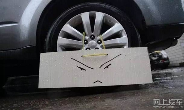 狗狗老在轮胎上尿尿危害大吗,狗狗老在轮胎上撒尿有什么药吗