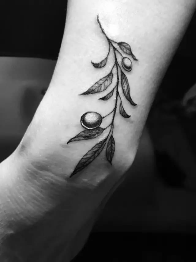 儿子要去学纹身该怎么办啊,自己儿子纹身了该怎么教育