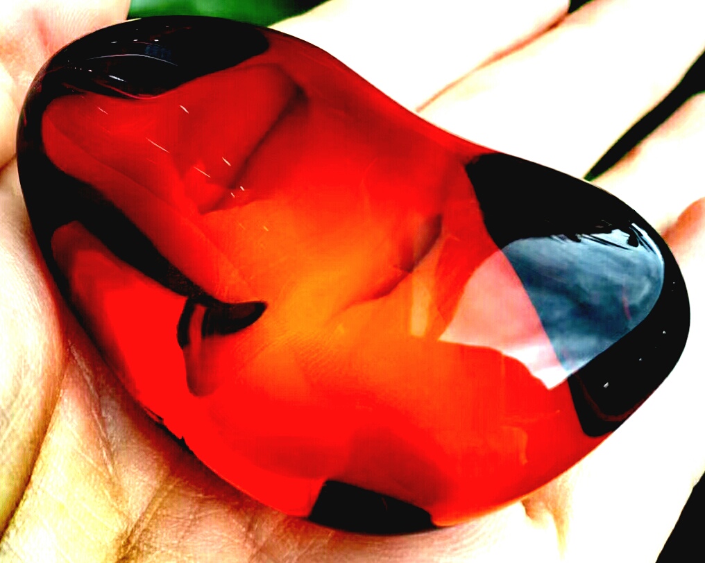 缅甸琥珀金珀好还是血珀好,缅甸血珀和棕珀