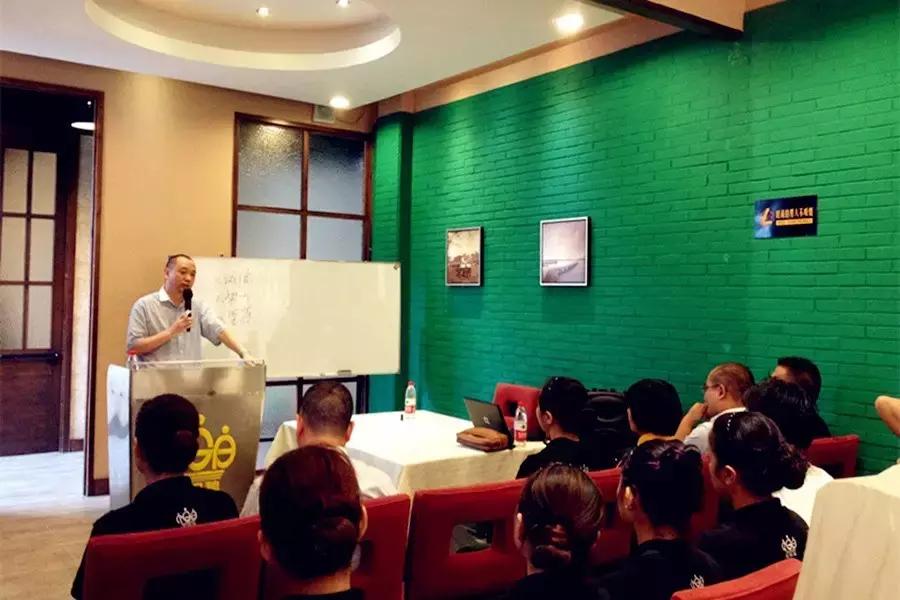 不网红不追星,不跟风不做爆款不做网红款