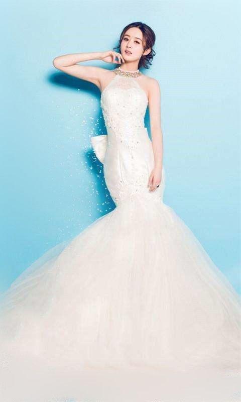 撞裙都撞得不分上下，还能说什么，热巴思燕同穿银色长裙