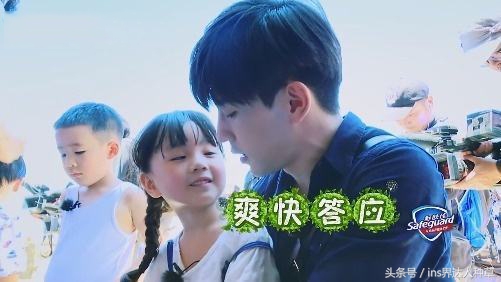 邓伦的这张自拍我真是看不懂了，网友：这下好了，化妆品全曝光了