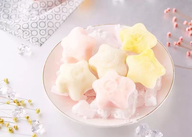 中秋节其实是个吃货节！网红月饼大盘点，拼口味拼逼格还要拼脑洞