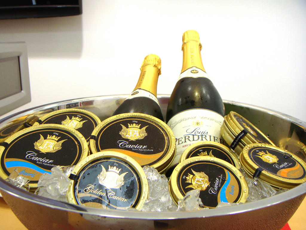 俄罗斯的鱼子酱你一定要尝尝,俄罗斯鱼子酱真的好吃不