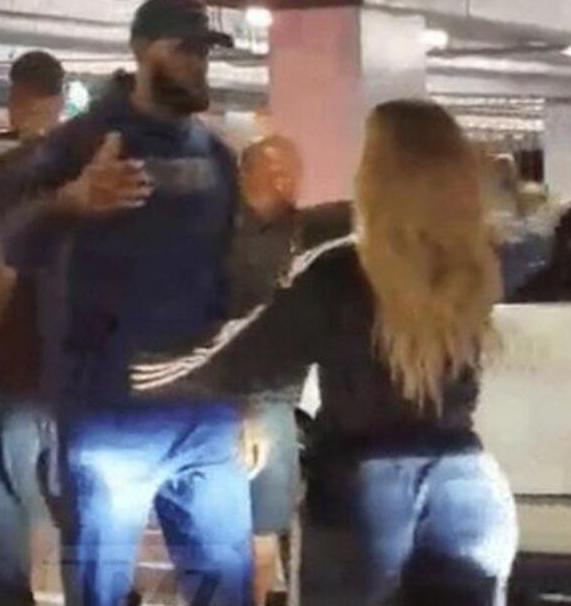 科比雕像造型,科比造型雕像