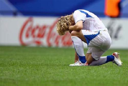 足球竞彩失败悲情时刻,足球史上最悲情的10大瞬间