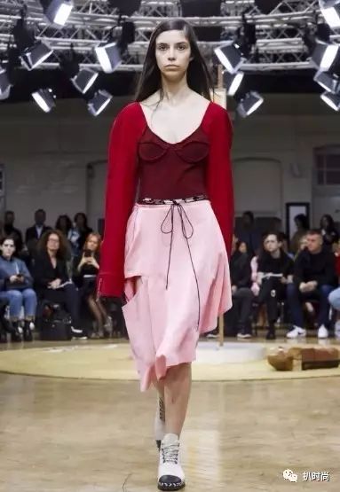 2018春夏伦敦时装周丨Burberry之外,还有什么可看?