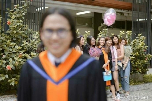 搞笑gif图再不逃就来不及了,搞笑gif趣图给我点面子行不行