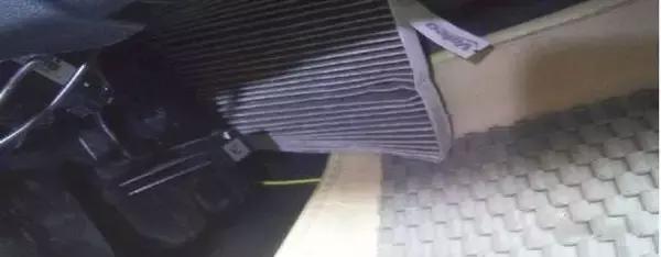 宝马车空气滤清器如何拆卸,宝马车空调滤芯怎么拆