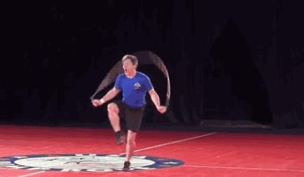 经常崴脚这些护踝功课快快收起,怎么样才能避免运动时脚崴