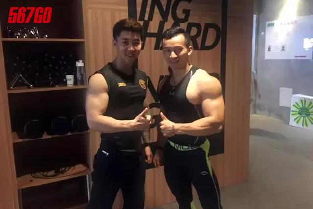 从弱不禁风的瘦高个通过学健身教练闯进CBBA世锦赛用了3年时间