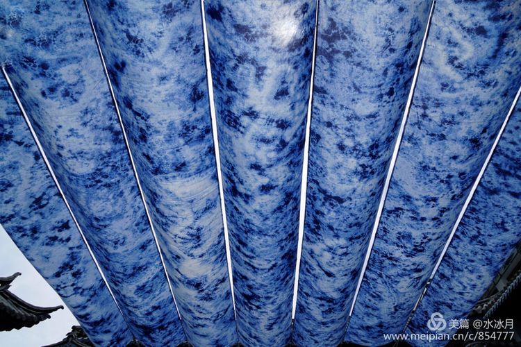 有一种蓝叫青花蓝,有一种颜色叫中国红